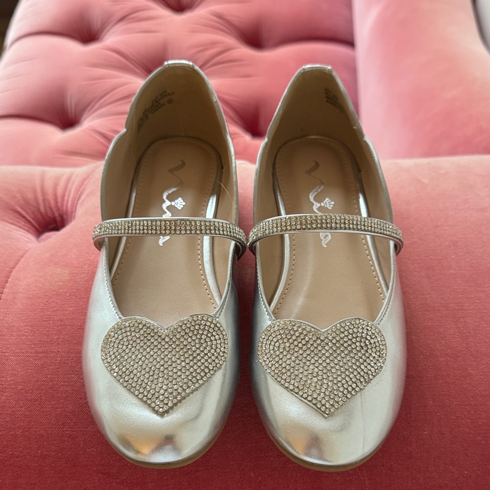 Girls Metallic Silver Heart Mary Jane Flats